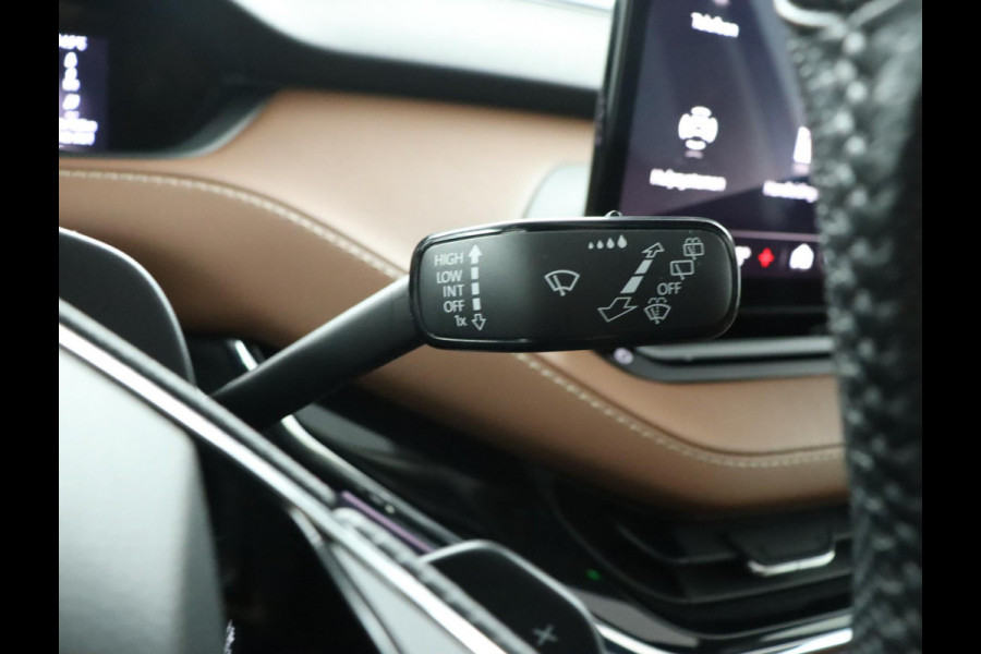 Škoda ENYAQ iV 60|Pano|Leder|Trekhaak|Warmtepomp|ACC|Camera|Head-Up Display