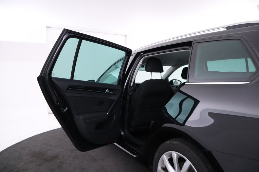 Volkswagen GOLF Variant 1.5 TSI Highline automaat, virtual cockpit, climate etc.