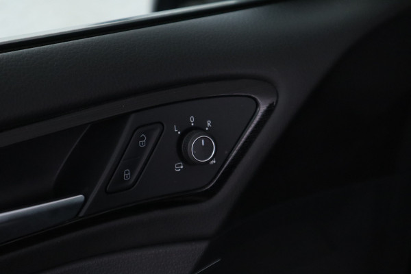 Volkswagen GOLF Variant 1.5 TSI Highline automaat, virtual cockpit, climate etc.