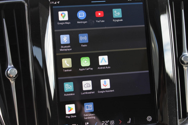 Volvo XC60 2.0 T6 Plug-in hybrid AWD Plus Dark Adaptieve cruise control / Panoramisch schuif-kanteldak / Lederen bekleding / 19" lm velgen / Google infotainment Volvo XC60 2.0 T6 Plug-in hybrid AWD Plus Dark Adaptieve cruise control / Panoramisch schuif-kanteldak / Lederen bekleding / 19" lm velgen / Google infotainment