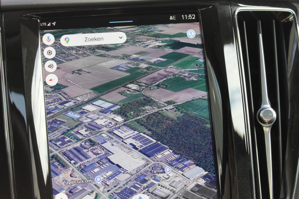 Volvo XC60 2.0 T6 Plug-in hybrid AWD Plus Dark Adaptieve cruise control / Panoramisch schuif-kanteldak / Lederen bekleding / 19" lm velgen / Google infotainment Volvo XC60 2.0 T6 Plug-in hybrid AWD Plus Dark Adaptieve cruise control / Panoramisch schuif-kanteldak / Lederen bekleding / 19" lm velgen / Google infotainment