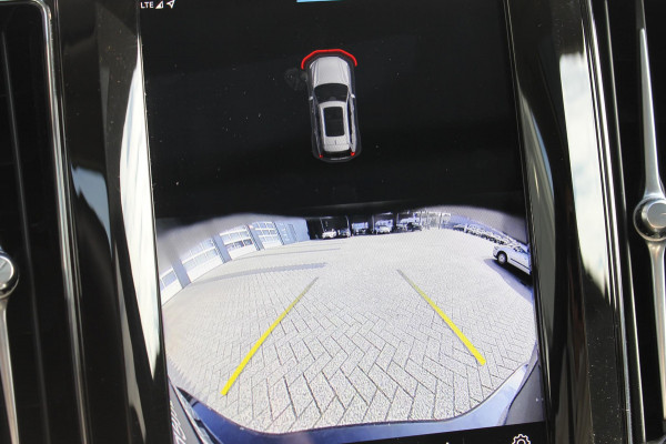 Volvo XC60 2.0 T6 Plug-in hybrid AWD Plus Dark Adaptieve cruise control / Panoramisch schuif-kanteldak / Lederen bekleding / 19" lm velgen / Google infotainment Volvo XC60 2.0 T6 Plug-in hybrid AWD Plus Dark Adaptieve cruise control / Panoramisch schuif-kanteldak / Lederen bekleding / 19" lm velgen / Google infotainment