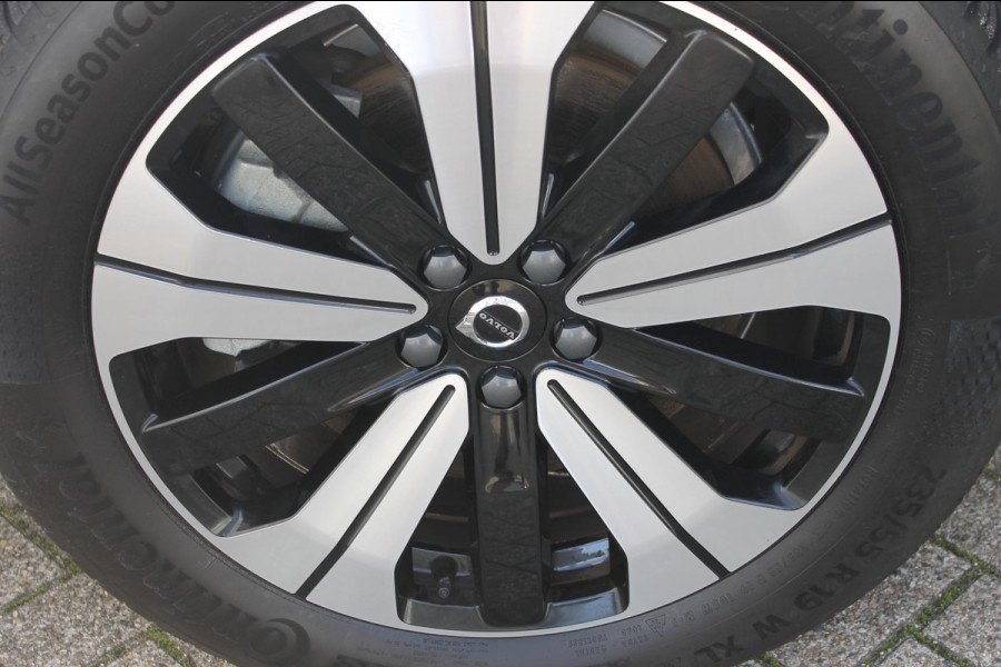 Volvo XC60 2.0 T6 Plug-in hybrid AWD Plus Dark Adaptieve cruise control / Panoramisch schuif-kanteldak / Lederen bekleding / 19" lm velgen / Google infotainment Volvo XC60 2.0 T6 Plug-in hybrid AWD Plus Dark Adaptieve cruise control / Panoramisch schuif-kanteldak / Lederen bekleding / 19" lm velgen / Google infotainment