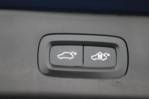 Lynk & Co 01 1.5*PLUG-IN*NAVI*PANO*CAM*ACC*CARPLAY*ECC*LED* Lynk & Co 01 1.5*PLUG-IN*NAVI*PANO*CAM*ACC*CARPLAY*ECC*LED*