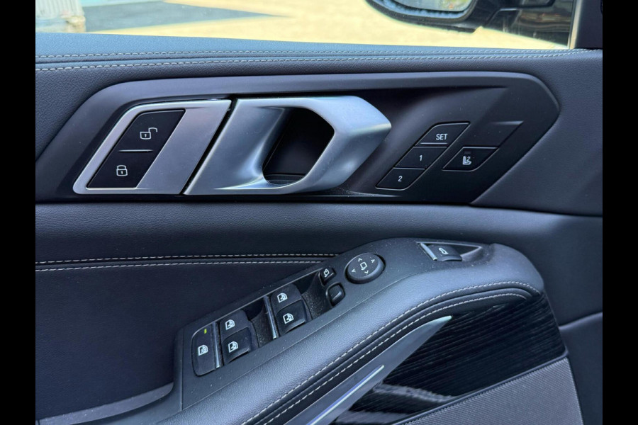 BMW X5 xDrive50e| M PACK PRO| Carbon zwart|22inch performance velg.