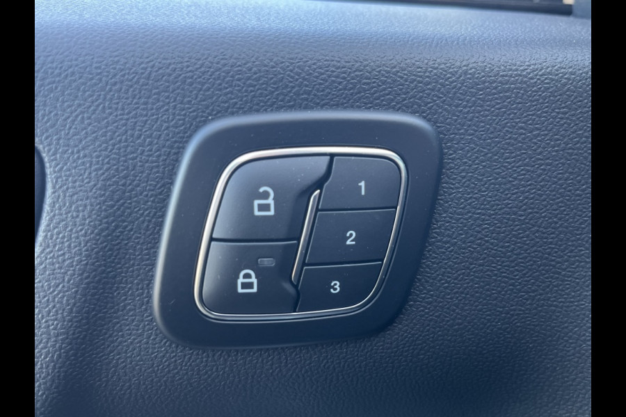 Ford Kuga 2.5 PHEV ST-Line X TECHPACK! WINTERPACK! 20INCH! Ford Kuga 2.5 PHEV ST-Line X TECHPACK! WINTERPACK! 20INCH!