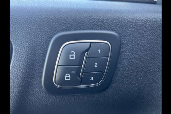 Ford Kuga 2.5 PHEV ST-Line X TECHPACK! WINTERPACK! 20INCH! Ford Kuga 2.5 PHEV ST-Line X TECHPACK! WINTERPACK! 20INCH!