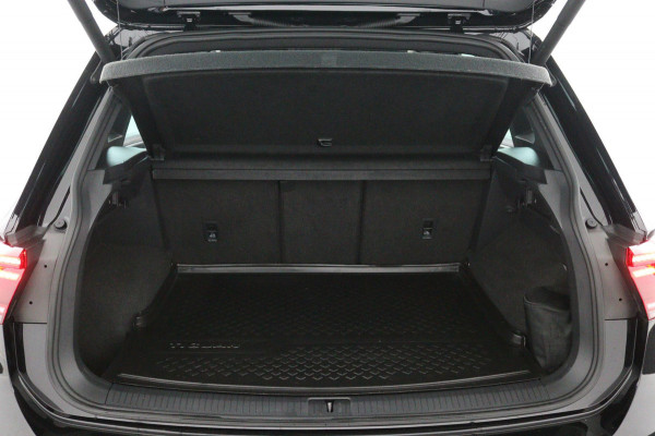 Volkswagen Tiguan 1.5 TSI Business R-LINE*CAM*ACC*HAAK*CARPLAY*NAVI*