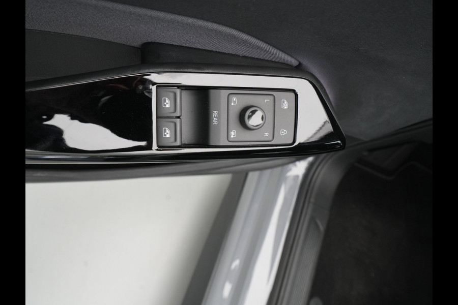 Volkswagen ID.3 Life 58 kWh 204pk Navigatie Stoelverwarming Acc Pdc 69