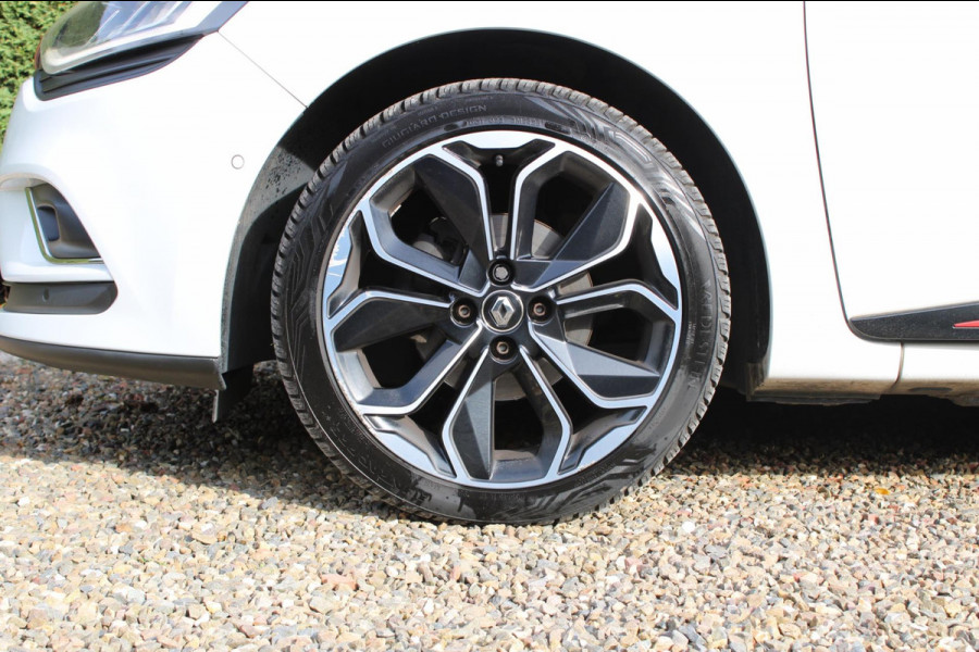 Renault Clio Estate 1.2 TCe Intens Automaat Allseason Panodak Trekhaak Camera !!NIEUWBINNEN!!