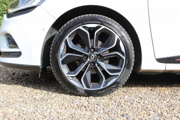 Renault Clio Estate 1.2 TCe Intens Automaat Allseason Panodak Trekhaak Camera !!NIEUWBINNEN!!