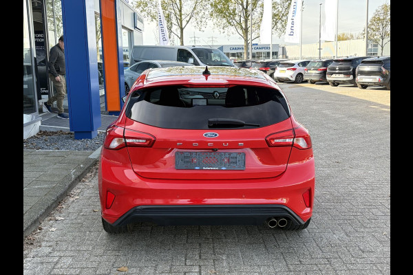 Ford Focus 1.5 EcoBoost ST Line Business 150pk | Panoramadak | Winterpack | Heads up Display | 18 inch Licht metaal Ford Focus 1.5 EcoBoost ST Line Business 150pk | Panoramadak | Winterpack | Heads up Display | 18 inch Licht metaal