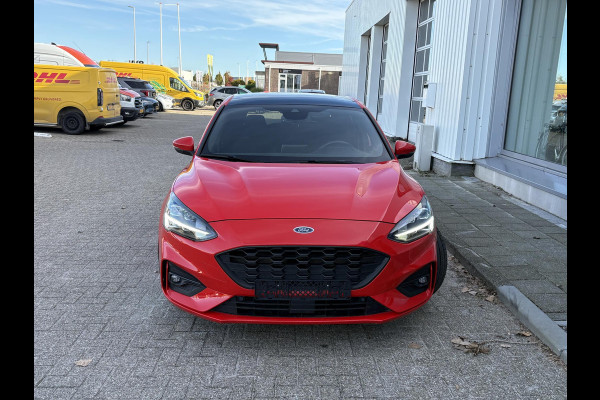 Ford Focus 1.5 EcoBoost ST Line Business 150pk | Panoramadak | Winterpack | Heads up Display | 18 inch Licht metaal Ford Focus 1.5 EcoBoost ST Line Business 150pk | Panoramadak | Winterpack | Heads up Display | 18 inch Licht metaal