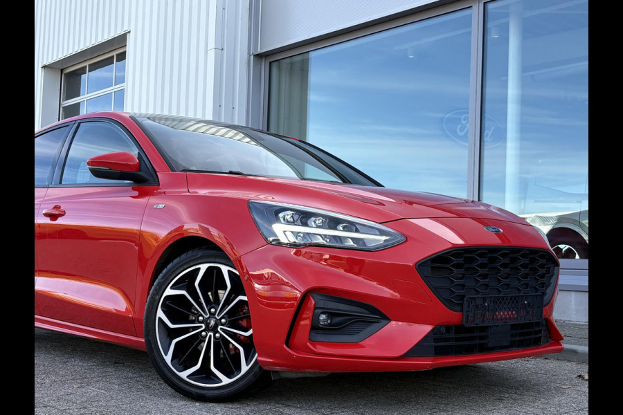 Ford Focus 1.5 EcoBoost ST Line Business 150pk | Panoramadak | Winterpack | Heads up Display | 18 inch Licht metaal Ford Focus 1.5 EcoBoost ST Line Business 150pk | Panoramadak | Winterpack | Heads up Display | 18 inch Licht metaal