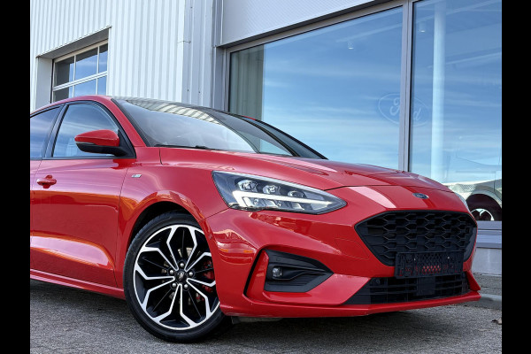 Ford Focus 1.5 EcoBoost ST Line Business 150pk | Panoramadak | Winterpack | Heads up Display | 18 inch Licht metaal Ford Focus 1.5 EcoBoost ST Line Business 150pk | Panoramadak | Winterpack | Heads up Display | 18 inch Licht metaal