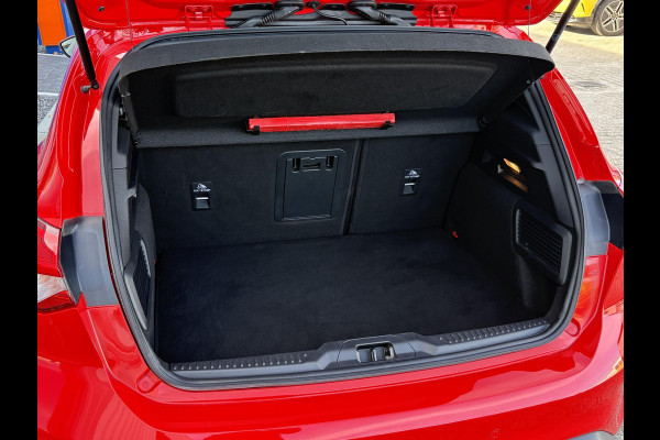 Ford Focus 1.5 EcoBoost ST Line Business 150pk | Panoramadak | Winterpack | Heads up Display | 18 inch Licht metaal Ford Focus 1.5 EcoBoost ST Line Business 150pk | Panoramadak | Winterpack | Heads up Display | 18 inch Licht metaal