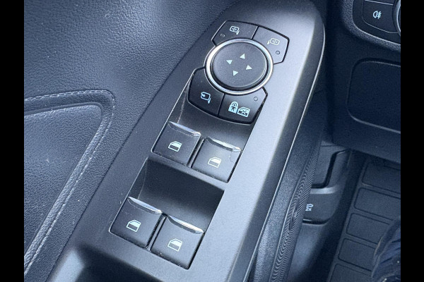 Ford Focus 1.5 EcoBoost ST Line Business 150pk | Panoramadak | Winterpack | Heads up Display | 18 inch Licht metaal Ford Focus 1.5 EcoBoost ST Line Business 150pk | Panoramadak | Winterpack | Heads up Display | 18 inch Licht metaal