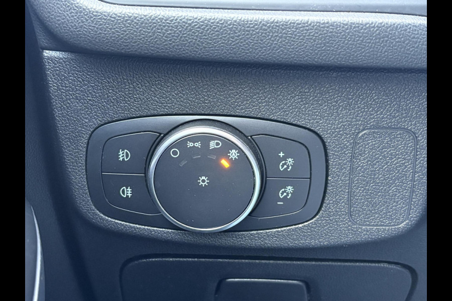 Ford Focus 1.5 EcoBoost ST Line Business 150pk | Panoramadak | Winterpack | Heads up Display | 18 inch Licht metaal Ford Focus 1.5 EcoBoost ST Line Business 150pk | Panoramadak | Winterpack | Heads up Display | 18 inch Licht metaal