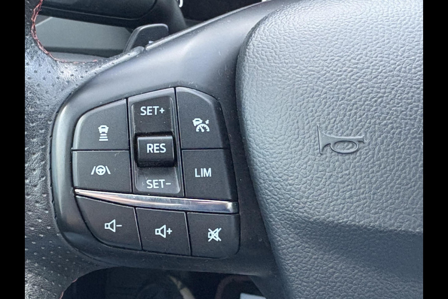 Ford Focus 1.5 EcoBoost ST Line Business 150pk | Panoramadak | Winterpack | Heads up Display | 18 inch Licht metaal Ford Focus 1.5 EcoBoost ST Line Business 150pk | Panoramadak | Winterpack | Heads up Display | 18 inch Licht metaal