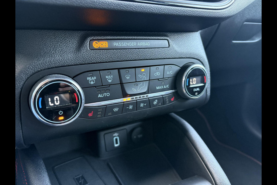 Ford Focus 1.5 EcoBoost ST Line Business 150pk | Panoramadak | Winterpack | Heads up Display | 18 inch Licht metaal Ford Focus 1.5 EcoBoost ST Line Business 150pk | Panoramadak | Winterpack | Heads up Display | 18 inch Licht metaal