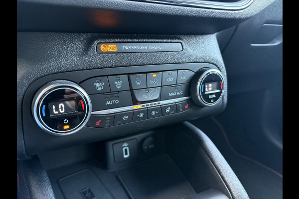 Ford Focus 1.5 EcoBoost ST Line Business 150pk | Panoramadak | Winterpack | Heads up Display | 18 inch Licht metaal Ford Focus 1.5 EcoBoost ST Line Business 150pk | Panoramadak | Winterpack | Heads up Display | 18 inch Licht metaal