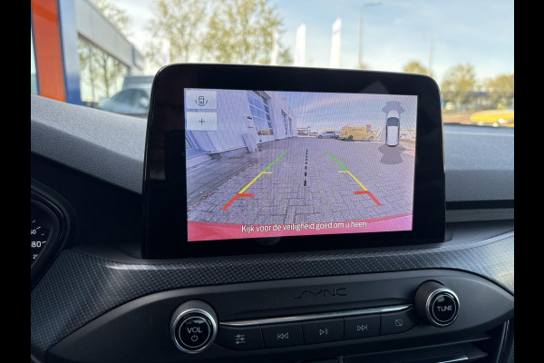 Ford Focus 1.5 EcoBoost ST Line Business 150pk | Panoramadak | Winterpack | Heads up Display | 18 inch Licht metaal Ford Focus 1.5 EcoBoost ST Line Business 150pk | Panoramadak | Winterpack | Heads up Display | 18 inch Licht metaal