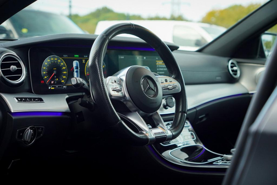 Mercedes-Benz E-Klasse Estate AMG 53 4MATIC / Magno / Schuifdak / Burmester / Trekhaak / Stoelverwarming&ventilatie Mercedes-Benz E-Klasse Estate AMG 53 4MATIC / Magno / Schuifdak / Burmester / Trekhaak / Stoelverwarming&ventilatie