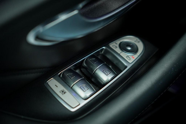 Mercedes-Benz E-Klasse Estate AMG 53 4MATIC / Magno / Schuifdak / Burmester / Trekhaak / Stoelverwarming&ventilatie Mercedes-Benz E-Klasse Estate AMG 53 4MATIC / Magno / Schuifdak / Burmester / Trekhaak / Stoelverwarming&ventilatie