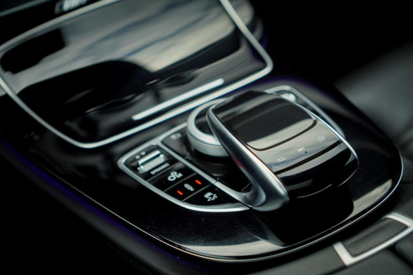 Mercedes-Benz E-Klasse Estate AMG 53 4MATIC / Magno / Schuifdak / Burmester / Trekhaak / Stoelverwarming&ventilatie Mercedes-Benz E-Klasse Estate AMG 53 4MATIC / Magno / Schuifdak / Burmester / Trekhaak / Stoelverwarming&ventilatie