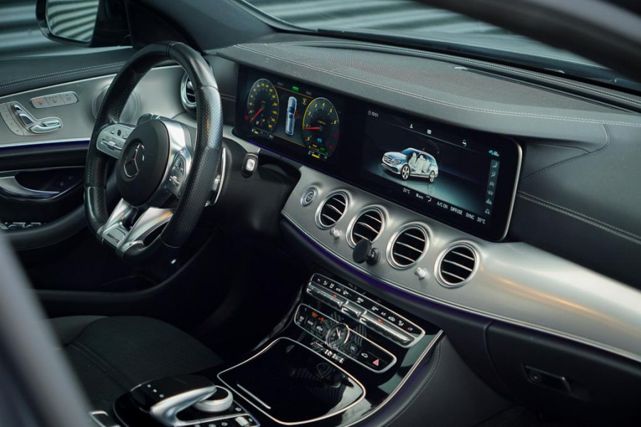 Mercedes-Benz E-Klasse Estate AMG 53 4MATIC / Magno / Schuifdak / Burmester / Trekhaak / Stoelverwarming&ventilatie Mercedes-Benz E-Klasse Estate AMG 53 4MATIC / Magno / Schuifdak / Burmester / Trekhaak / Stoelverwarming&ventilatie