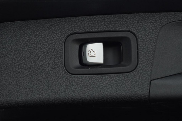 Mercedes-Benz E-Klasse Estate AMG 53 4MATIC / Magno / Schuifdak / Burmester / Trekhaak / Stoelverwarming&ventilatie Mercedes-Benz E-Klasse Estate AMG 53 4MATIC / Magno / Schuifdak / Burmester / Trekhaak / Stoelverwarming&ventilatie