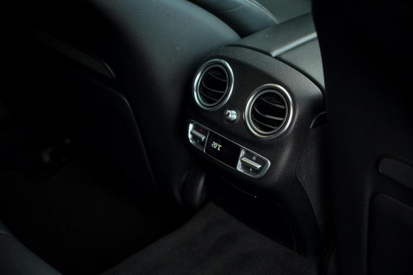 Mercedes-Benz E-Klasse Estate AMG 53 4MATIC / Magno / Schuifdak / Burmester / Trekhaak / Stoelverwarming&ventilatie Mercedes-Benz E-Klasse Estate AMG 53 4MATIC / Magno / Schuifdak / Burmester / Trekhaak / Stoelverwarming&ventilatie