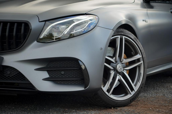 Mercedes-Benz E-Klasse Estate AMG 53 4MATIC / Magno / Schuifdak / Burmester / Trekhaak / Stoelverwarming&ventilatie Mercedes-Benz E-Klasse Estate AMG 53 4MATIC / Magno / Schuifdak / Burmester / Trekhaak / Stoelverwarming&ventilatie