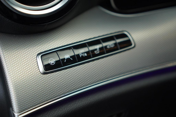 Mercedes-Benz E-Klasse Estate AMG 53 4MATIC / Magno / Schuifdak / Burmester / Trekhaak / Stoelverwarming&ventilatie Mercedes-Benz E-Klasse Estate AMG 53 4MATIC / Magno / Schuifdak / Burmester / Trekhaak / Stoelverwarming&ventilatie