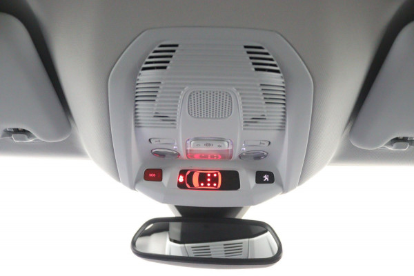 Peugeot 5008 1.2 *130PK*NAVI*CAM*HAAK*CRUISE*ECC*CARPLAY*7PERS.