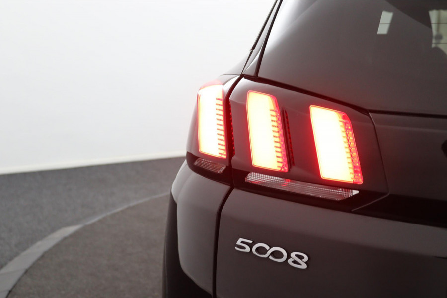 Peugeot 5008 1.2 *130PK*NAVI*CAM*HAAK*CRUISE*ECC*CARPLAY*7PERS.