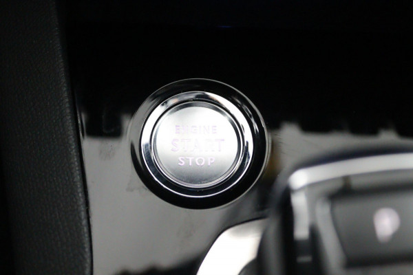 Peugeot 5008 1.2 *130PK*NAVI*CAM*HAAK*CRUISE*ECC*CARPLAY*7PERS.