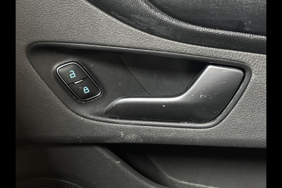 Ford Transit Custom 300 2.0 TDCI L2H1 Trend Dubbele Cabine Automaat Airco Bluetooth Cruise Control Navi Trekhaak