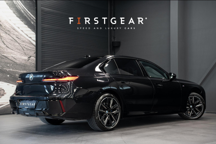 BMW 7 Serie 740d xDrive *M-Sport Pro / Bowers & Wilkins / Panorama / HUD / Surround View / Standverwarming*