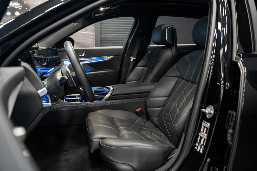 BMW 7 Serie 740d xDrive *M-Sport Pro / Bowers & Wilkins / Panorama / HUD / Surround View / Standverwarming*