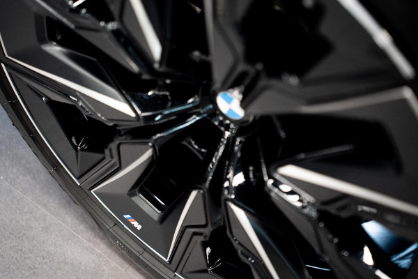 BMW 7 Serie 740d xDrive *M-Sport Pro / Bowers & Wilkins / Panorama / HUD / Surround View / Standverwarming*