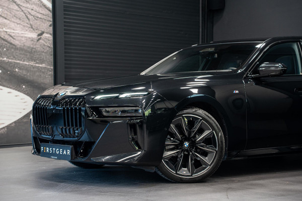 BMW 7 Serie 740d xDrive *M-Sport Pro / Bowers & Wilkins / Panorama / HUD / Surround View / Standverwarming*