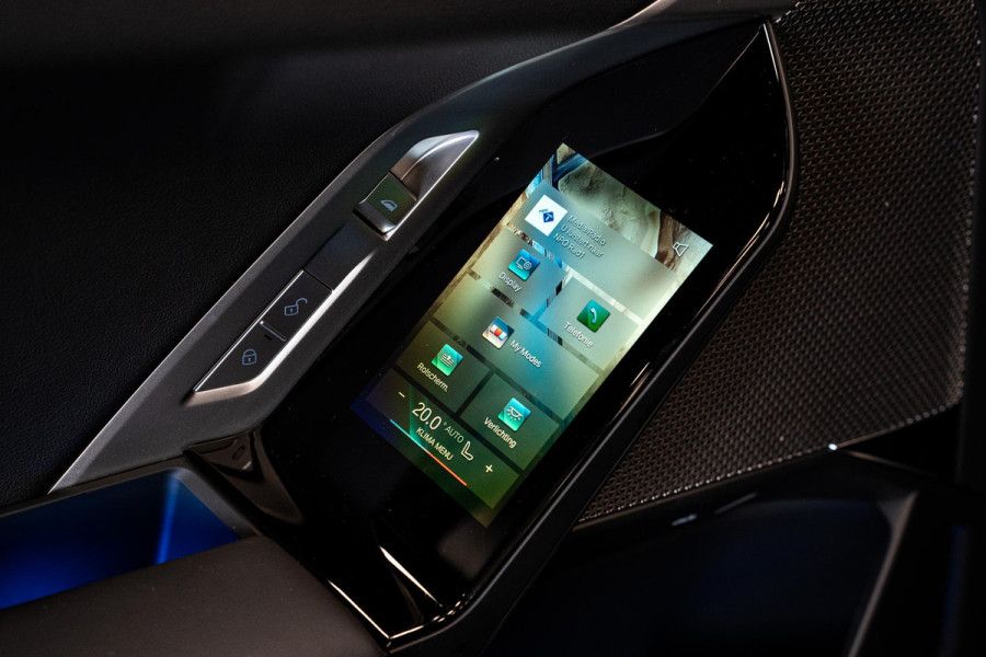 BMW 7 Serie 740d xDrive *M-Sport Pro / Bowers & Wilkins / Panorama / HUD / Surround View / Standverwarming*