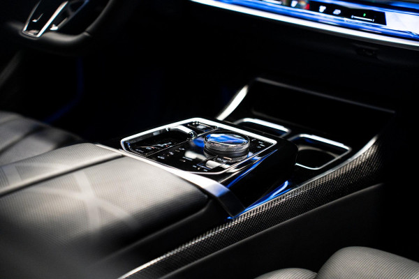 BMW 7 Serie 740d xDrive *M-Sport Pro / Bowers & Wilkins / Panorama / HUD / Surround View / Standverwarming*