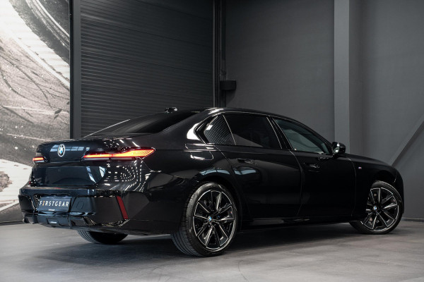 BMW 7 Serie 740d xDrive *M-Sport Pro / Bowers & Wilkins / Panorama / HUD / Surround View / Standverwarming*