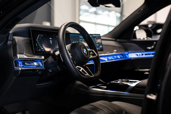 BMW 7 Serie 740d xDrive *M-Sport Pro / Bowers & Wilkins / Panorama / HUD / Surround View / Standverwarming*