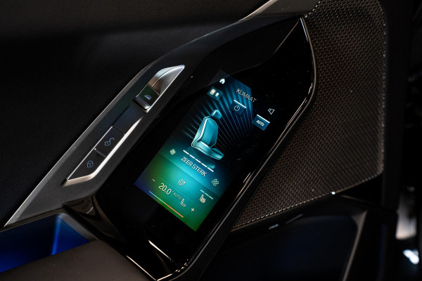 BMW 7 Serie 740d xDrive *M-Sport Pro / Bowers & Wilkins / Panorama / HUD / Surround View / Standverwarming*