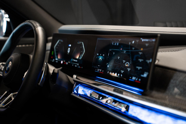 BMW 7 Serie 740d xDrive *M-Sport Pro / Bowers & Wilkins / Panorama / HUD / Surround View / Standverwarming*