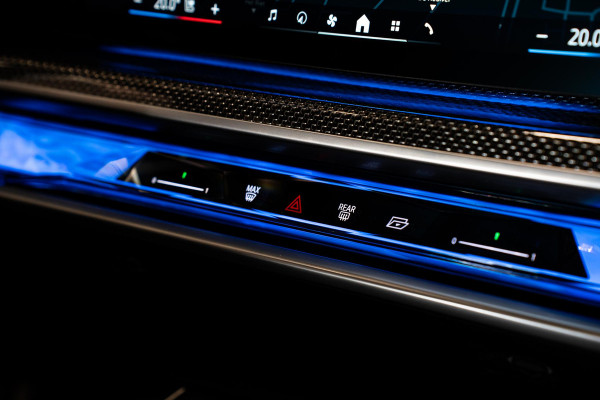 BMW 7 Serie 740d xDrive *M-Sport Pro / Bowers & Wilkins / Panorama / HUD / Surround View / Standverwarming*