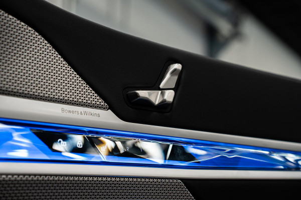 BMW 7 Serie 740d xDrive *M-Sport Pro / Bowers & Wilkins / Panorama / HUD / Surround View / Standverwarming*